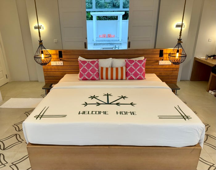 Iru Veli bedroom bed Iru Veli bedroom bed
