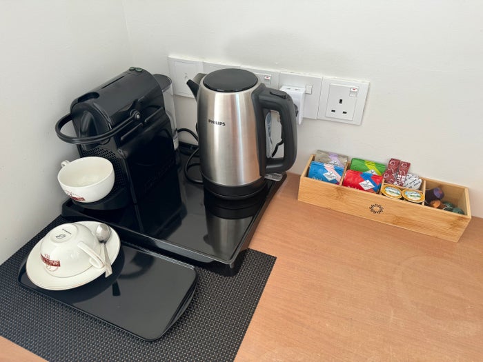 Iru Veli bedroom hot drinks Iru Veli bedroom hot drinks