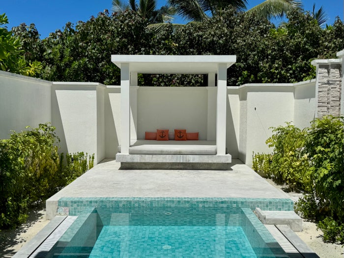 Iru Veli bedroom pool close up Iru Veli bedroom pool close up