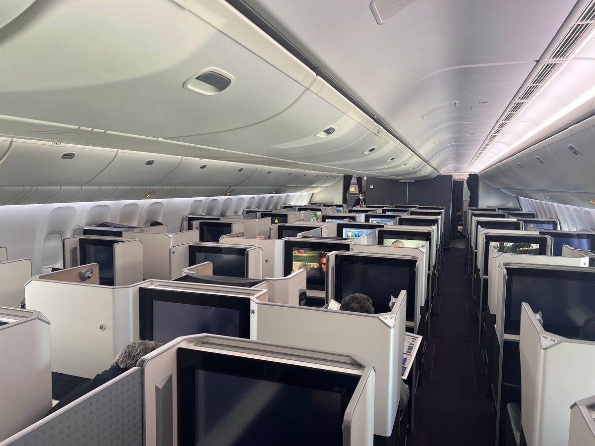 Japan Airlines 777 300er business class cabin