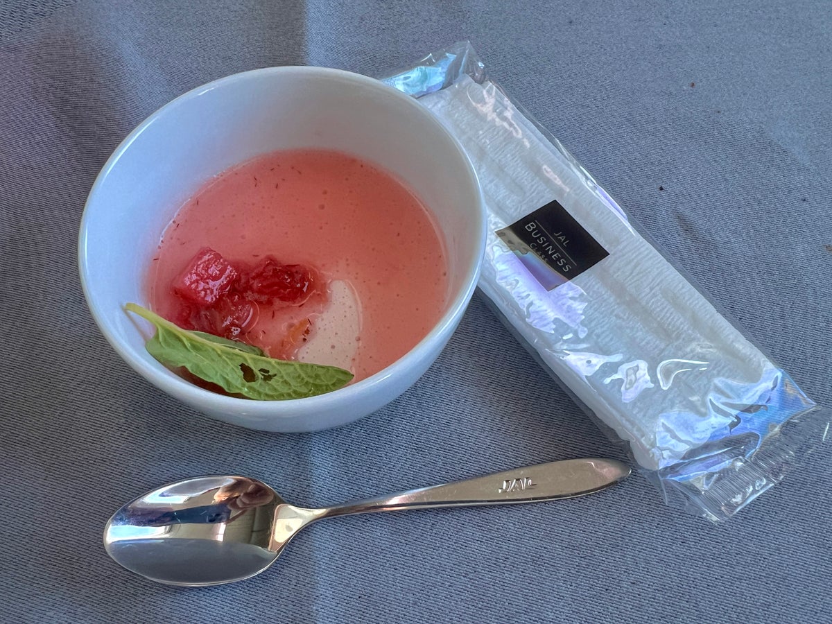 Japan Airlines 777 300er business class dessert strawberry Panna Cotta
