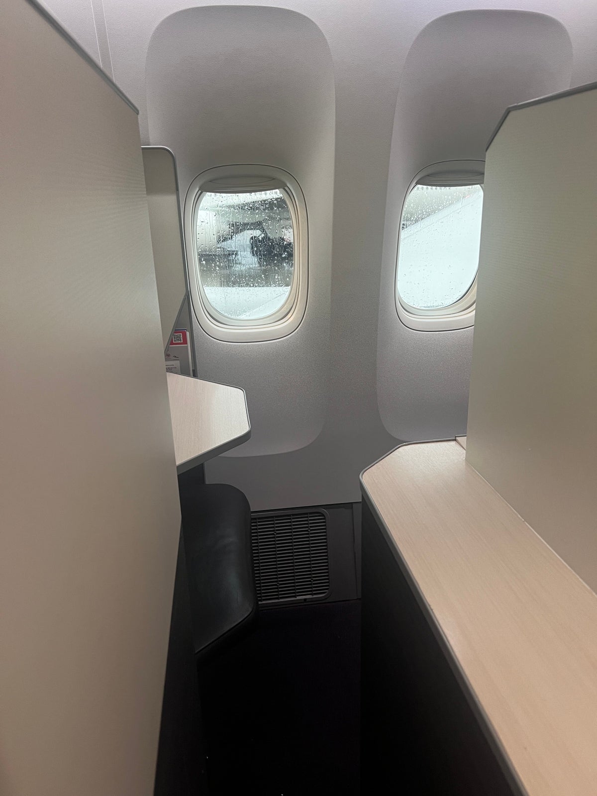 Japan Airlines 777 300er business class narrow path to window seats