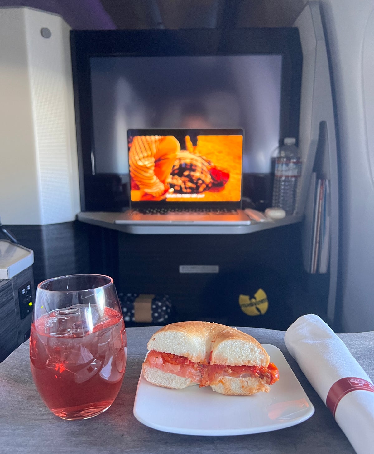 Japan Airlines 777 300er business class smoked salmon bagel