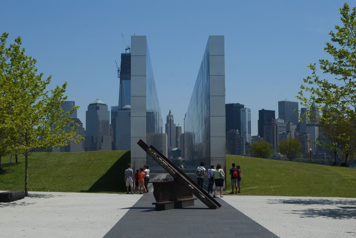 Liberty State Park Guide — Walks, Nature Center, and More