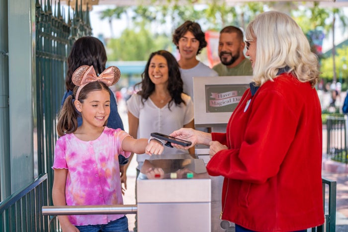 Is Disneyland Park Hopper Worth It in 2025? [How To Maximize Your Value]