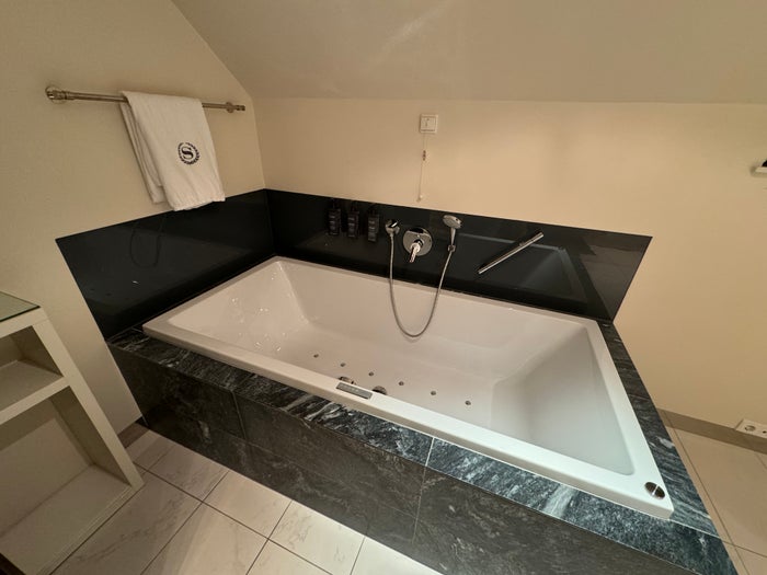 Sheraton Salzburg Suite Tub