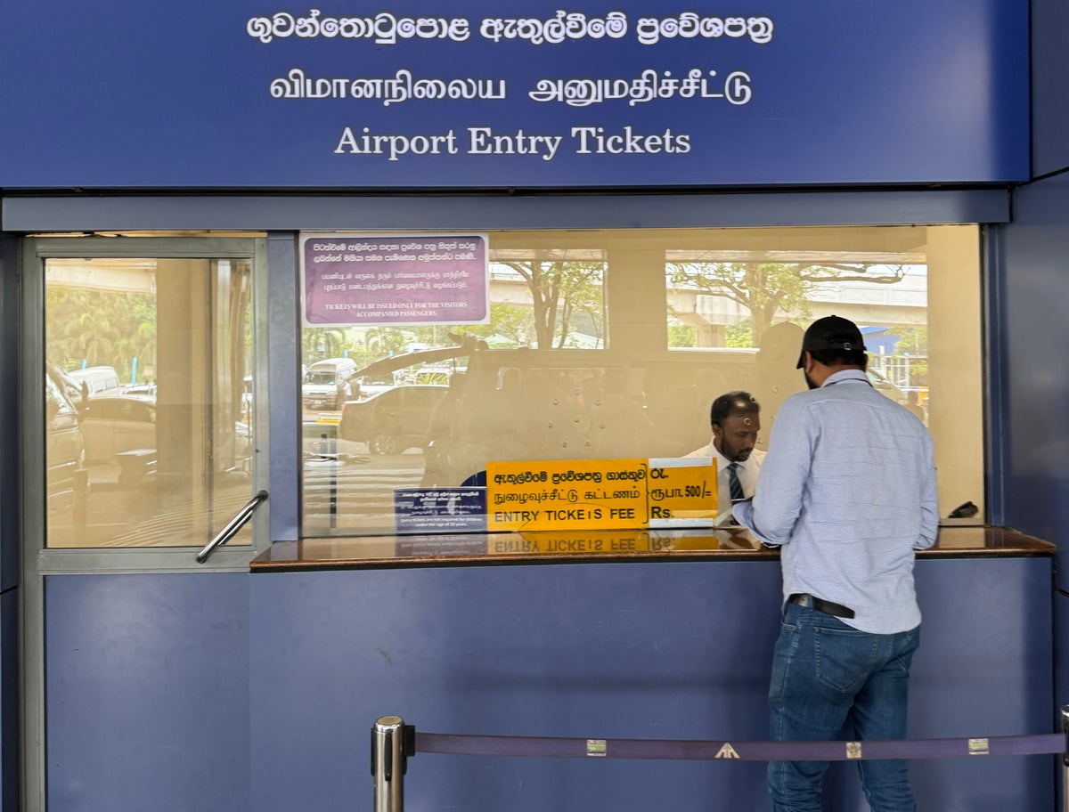 Sri Lankan Airlines Colombo Airport Ticket Entry