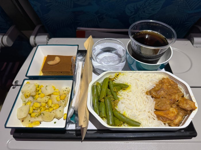 SriLankan DOH CMB A330 300 economy chicken SriLankan DOH CMB A330 300 economy chicken