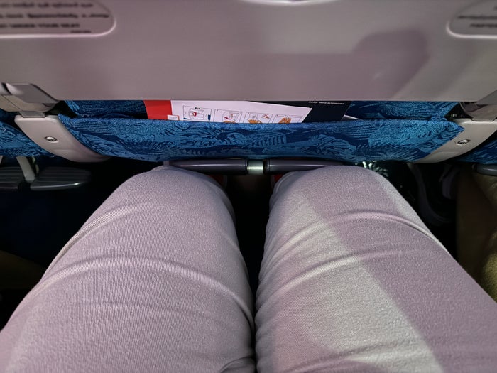 SriLankan DOH CMB A330 300 economy legroom SriLankan DOH CMB A330 300 economy legroom