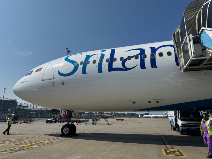 SriLankan Airlines Airbus A330-300 Economy Class Review [DOH to CMB]