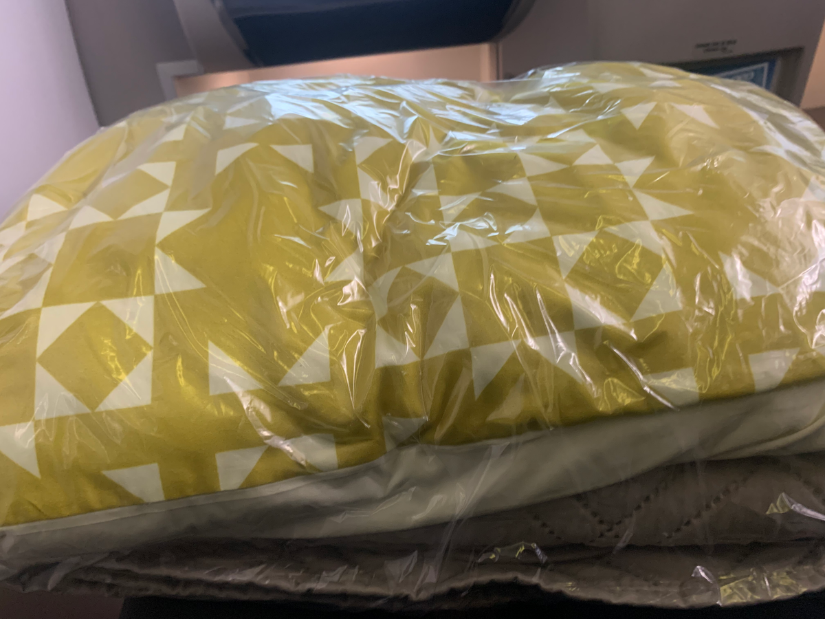 TAP Air Portugal A321LR neo business class EWR LIS blanket and pillow