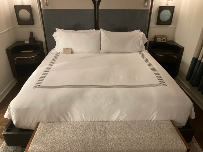 Thompson Washington DC junior suite bed Thompson Washington DC junior suite bed