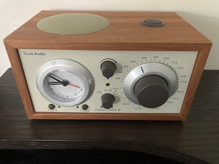 Thompson Washington DC junior suite clock radio Thompson Washington DC junior suite clock radio