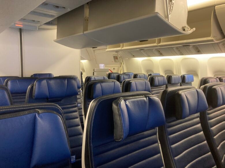 United Boeing 777 200 economy seats in front cabin