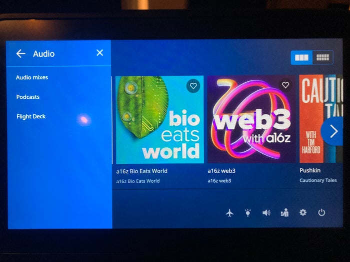 United Boeing 777 200 personal entertainment system audio