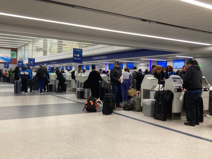 United check in at LAX for flight to IAD