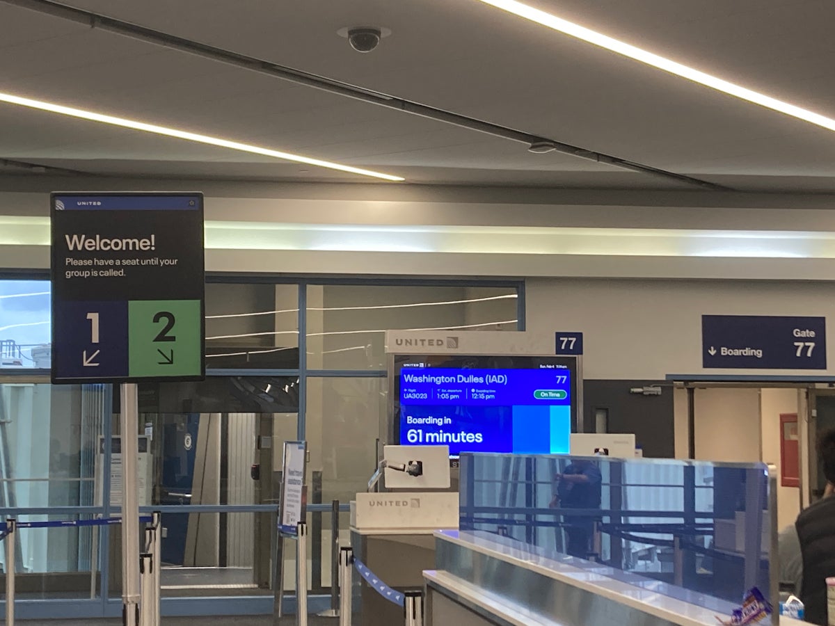 United gate 77 for flight LAX IAD
