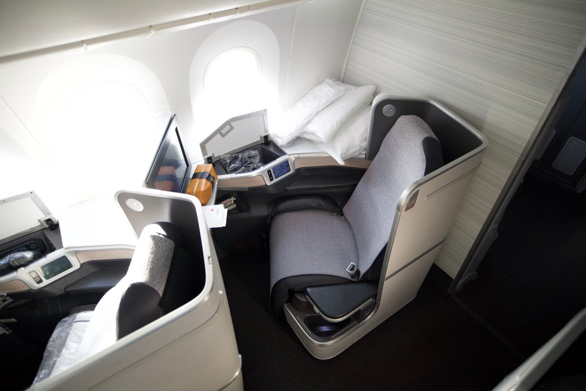 Air Canada 787 9 business class seat 8K
