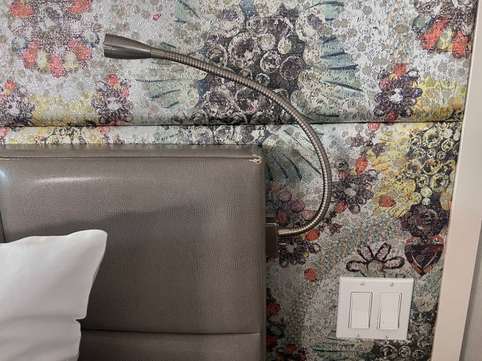 Hyatt Dream Midtown room bed lamp