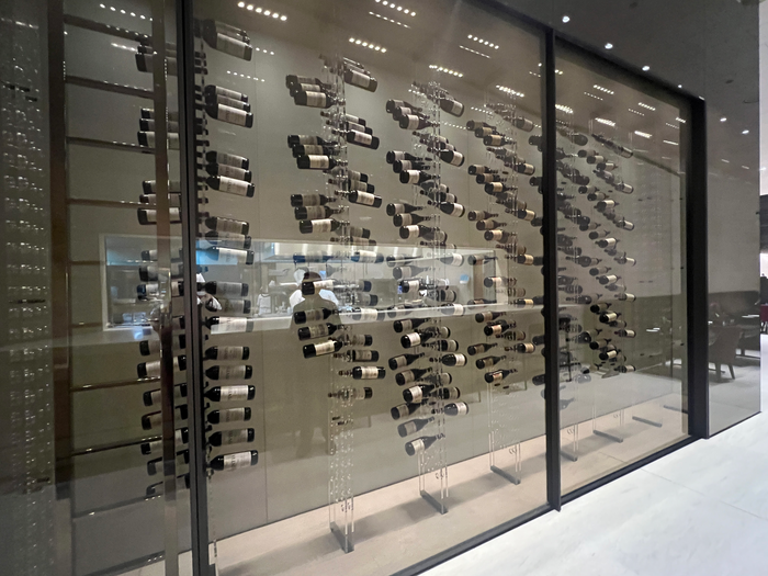 Al Safwa Lounge Wine Glass Case Al Safwa Lounge Wine Glass Case