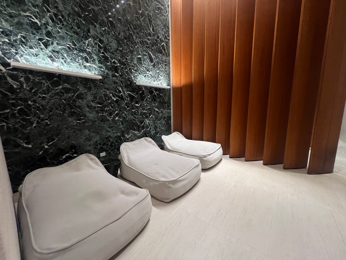 Al Safwa Lounge Spa Relax Room Seating
