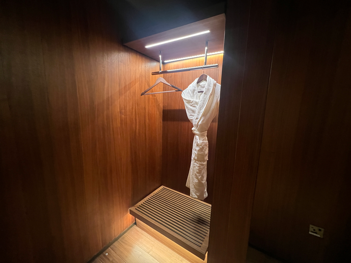 Al Safwa Lounge Quiet Room Closet Al Safwa Lounge Quiet Room Closet