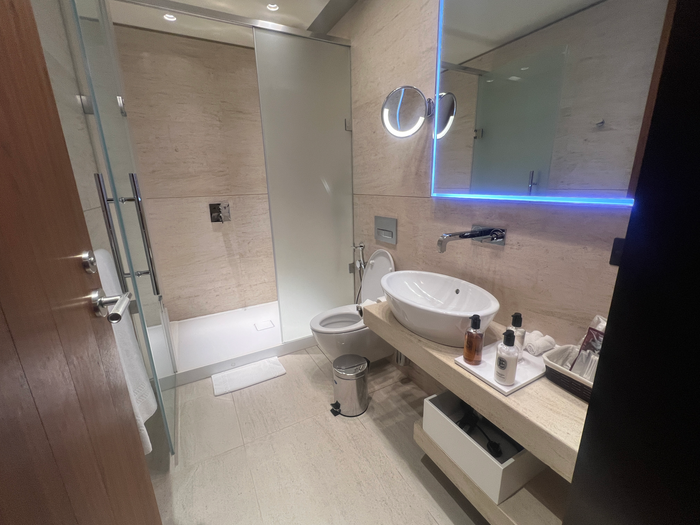 Al Safwa Lounge Quiet Room Bathroom Al Safwa Lounge Quiet Room Bathroom