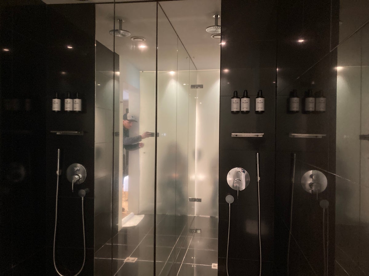 101 Hotel Reykjavik bathroom shower