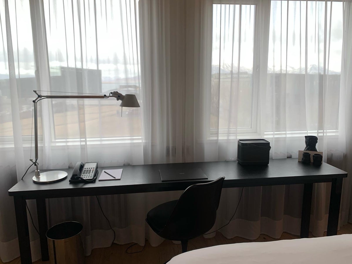 101 Hotel Reykjavik bedroom desk