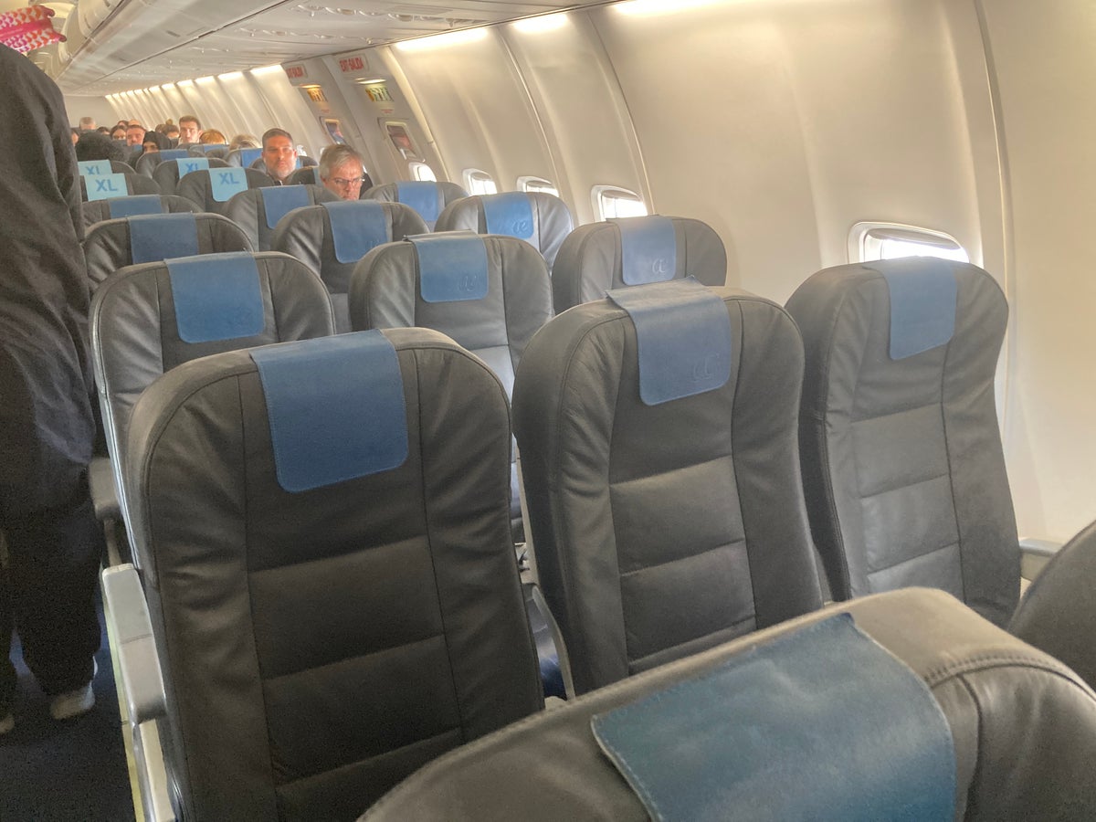 Air Europa standard seats and XL seats on B737 800