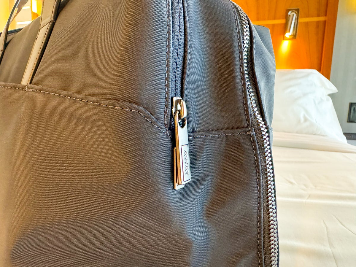 Away The Everywhere Bag magnet zipper