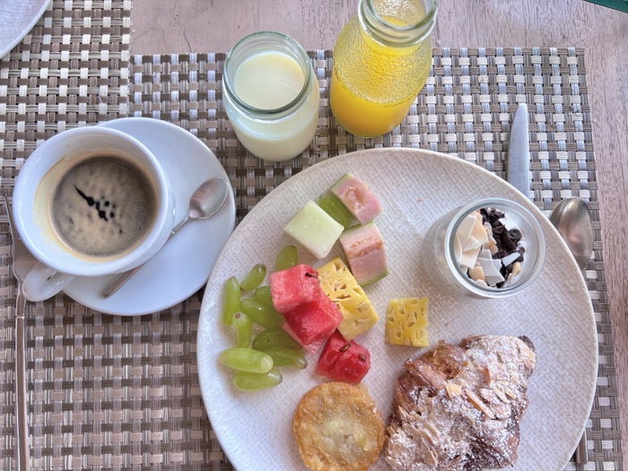 Breakfast at Turquoise at Le Meridien Maldives Breakfast at Turquoise at Le Meridien Maldives