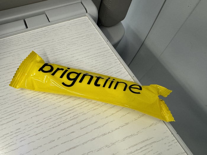 Brightline Towlette