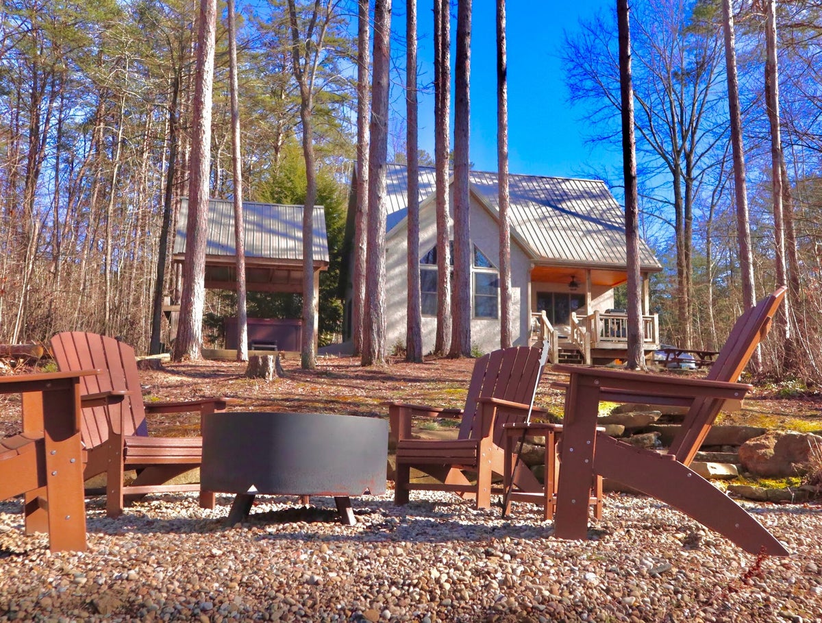Cabins at Cherry Ridge Retreat in Hocking Hills