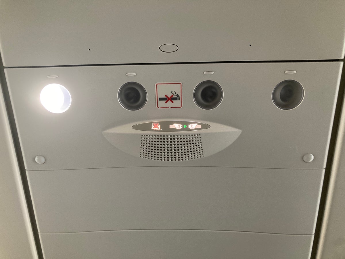 Condor A330 900neo business class overhead lights