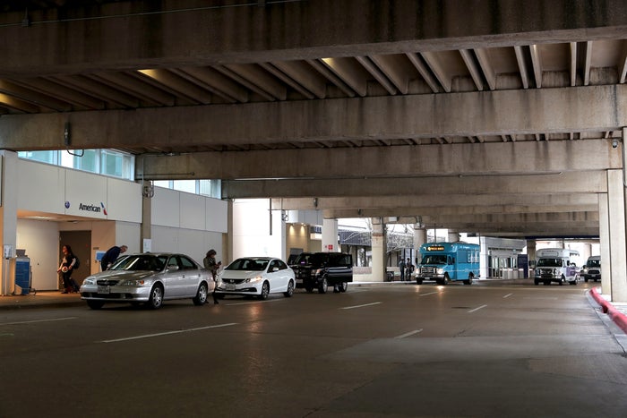 How To Get From Dallas Fort Worth International Airport to Dallas [2025]