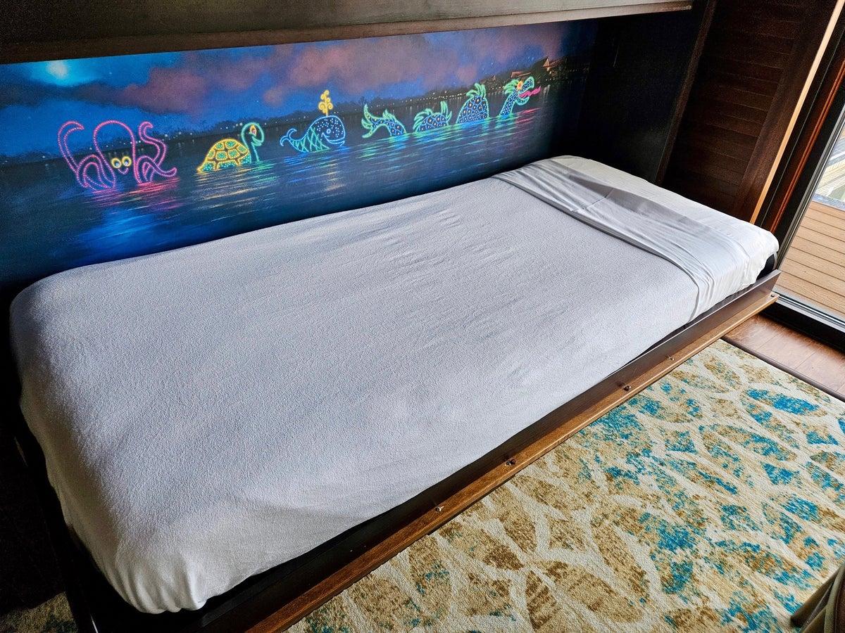 Disney Polynesian pull down bed