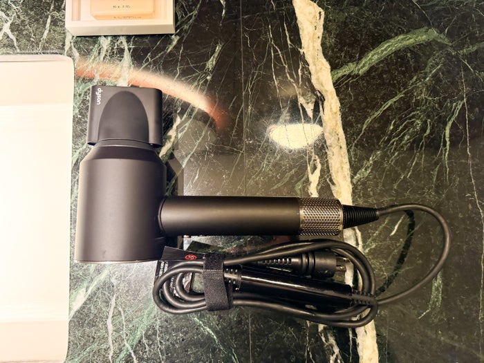 EDITION Tokyo Ginza Dyson hairdryer