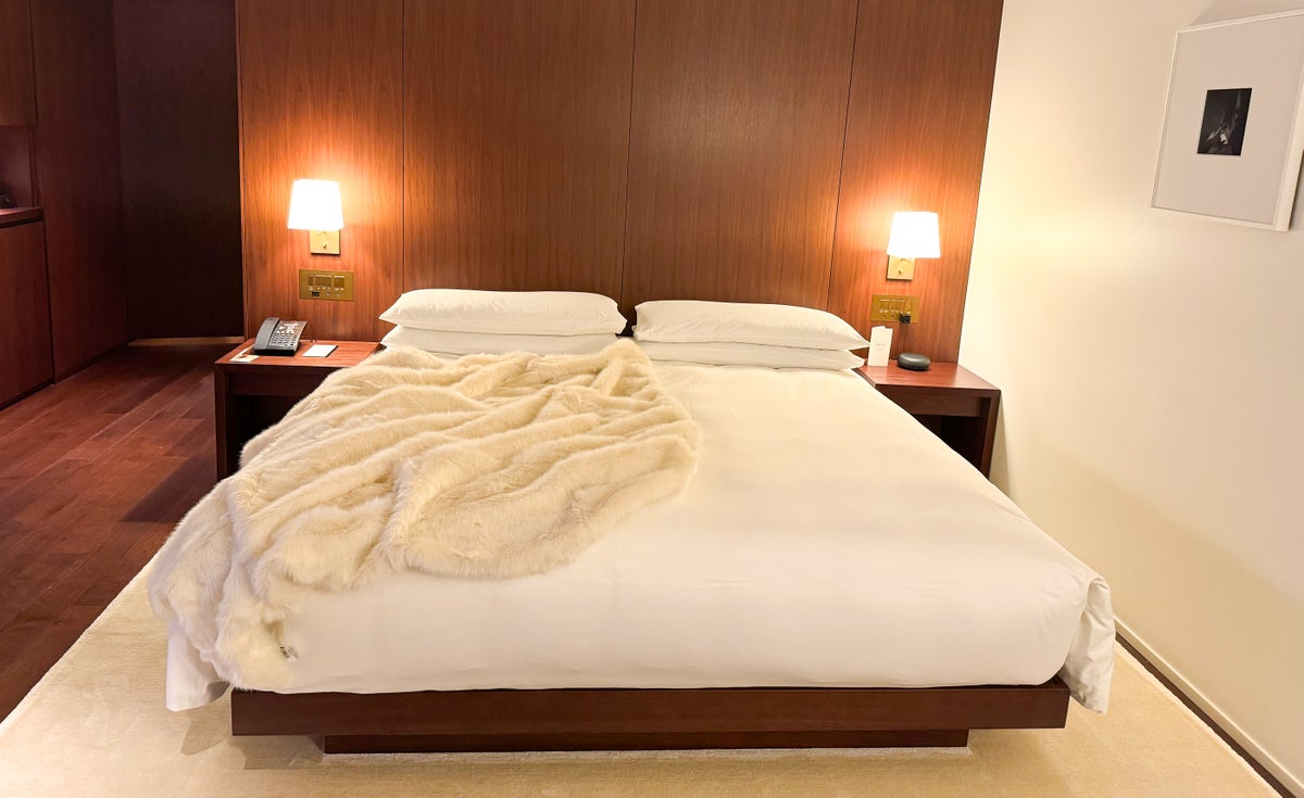EDITION Tokyo Ginza Premier king bed