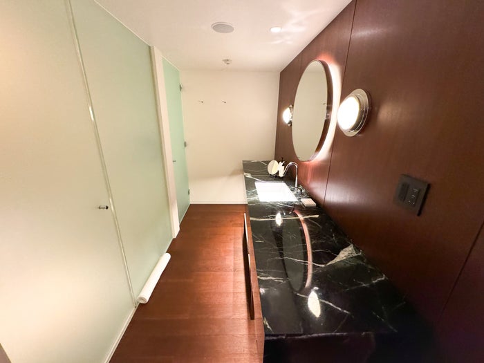 EDITION Tokyo Ginza bathroom