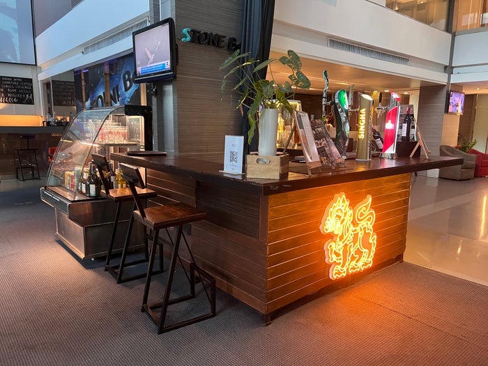 Hilton Garden Inn Bangkok Silom Stone Bar Hilton Garden Inn Bangkok Silom Stone Bar