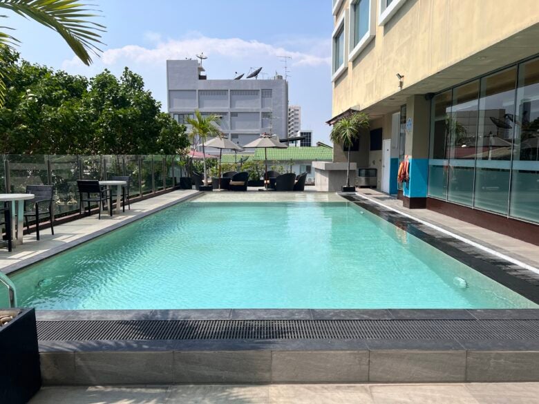 Hilton Garden Inn Bangkok Silom rooftop outdoor pool