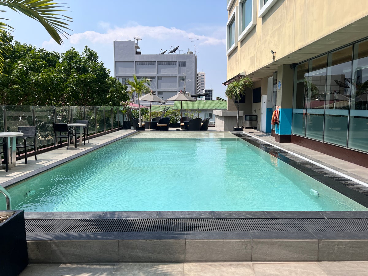 Hilton Garden Inn Bangkok Silom rooftop outdoor pool