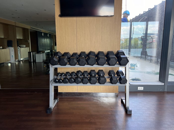 Holiday Inn Express Manila Newport City free weights Holiday Inn Express Manila Newport City free weights
