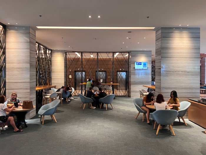 Holiday Inn Express Manila Newport City lobby 2 Holiday Inn Express Manila Newport City lobby 2