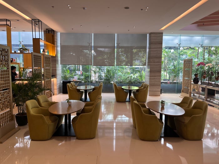 Holiday Inn Express Manila Newport City lobby seating near bar Holiday Inn Express Manila Newport City lobby seating near bar