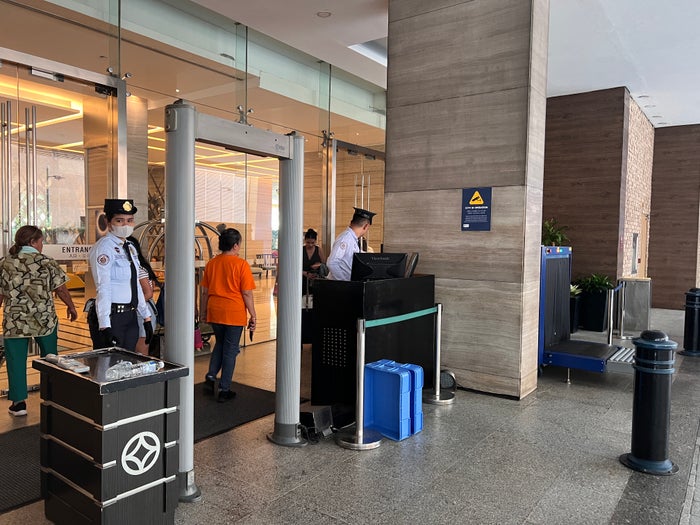 Holiday Inn Express Manila Newport City security check Holiday Inn Express Manila Newport City security check