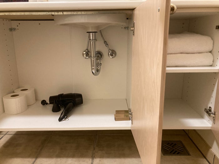 Hotel Ranga bathroom cabinets Hotel Ranga bathroom cabinets