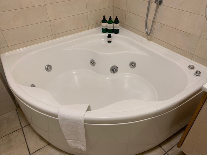 Hotel Ranga bathroom tub Hotel Ranga bathroom tub