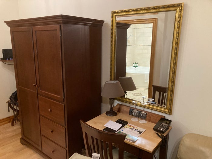Hotel Ranga deluxe room desk and dresser Hotel Ranga deluxe room desk and dresser